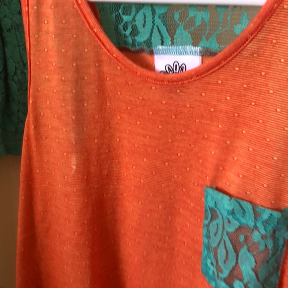 I’m selling a shirt with a matching shorts - Picture 3 of 4